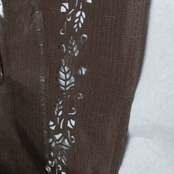 Holiday at Home tablecloth sz 70in round - Picture 2 of 6